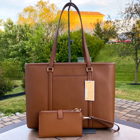 NWT Michael Kors Sady Tote & Double Zip Wallet Set - Picture 2 of 5